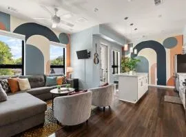 Pool Rooftop Deck City View Gym and Gated Garage