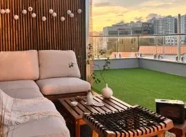 Private Rooftop Stay