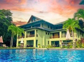 Boho-chic Duplex Penthouse, sea and jungle views, AC