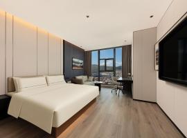 Atour Hotel Nan'an Ximei Nanyang Wealth Center, hotel u gradu 'Nan'an'