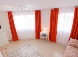 NEW JASMINe, homestay in Tenerife