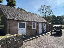 Barn Conversion - Sleeps 2 - Pet friendly - Garden