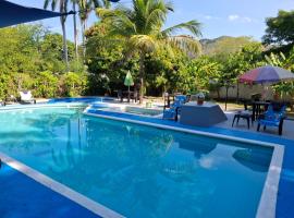 family home, hotel with hot tubs in Honda