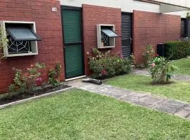 Quarto em casa aconchegante