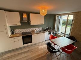 Maison de Vacances-Proche sites touristiques, hotel i Commes