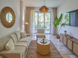 Modern Escape with Pool & Beach, hotel in Puerto Plata