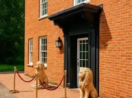 Royal Windsor Mansion Private 5 Acre Luxury Escape
