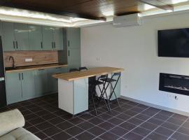 Optimus Studio Esturión, hotel in Coria del Río