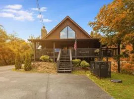 Ryes and Shine Bootlegger's Cabin! Hot Tub* Pool* Arcade* Billiards *EV * Pet Friendly