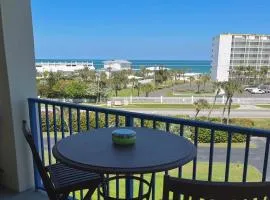 Dog Friendly 3br Condo Walk To Beach & Pool
