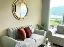 Luxury apartment, with Panoramic Mountain View