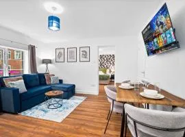 Comfortable 1 Bed Apt, Sleeps 4, Parking, Great for Contractors, Families and Leisure Stays, West Midlands, near Birmingham, Edenwood Residence
