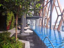 Scarletz Residence Near By KLCC, acomoda&ccedil;&atilde;o com cozinha em Kuala Lumpur