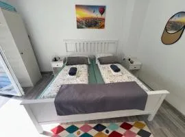 FeWo Elbo46 mit Balkon, Waschmaschine & Smart TV