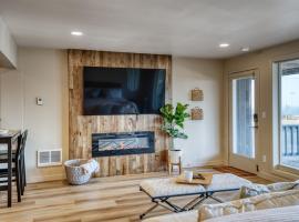 Bay Suites Studio A Modern Coastal Escape in the Heart of Depoe Bay, Hotel in Depoe Bay