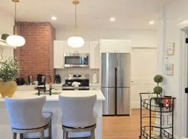 2BR Apt with Parking Garden View Walk to Waterfront