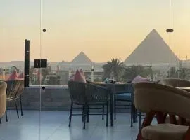 La Pyramids otel