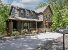 Fireside Ridge Blue Ridge Luxury cabin, hotel en Blue Ridge