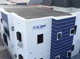 U I Luxury Apartment