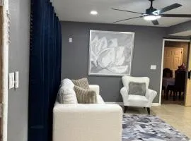The Royal Retreat 3 Br Getaway