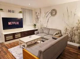 Spacious 2-bedroom Flat, Edgware London