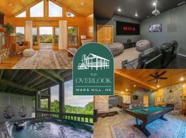 Movie Theater ~ Golf ~ Game Room ~ Hot Tub ~ Views, Hotel in Swiss