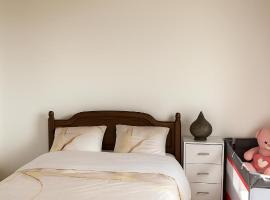 Maison F2 grand jardin Grand Est Paris, hotel v destinaci Gagny