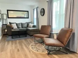 Modern & Renovated 3BR 1BA Home - Quiet & Cozy