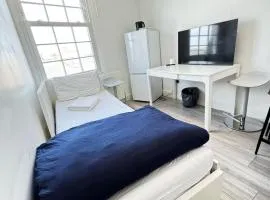 Family room in Zone 2