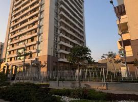 Penta Square Executive Hotel Apartments City View DHA Lahore, hotel in Lahore