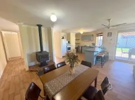 Holiday Retreat on Lorikeet