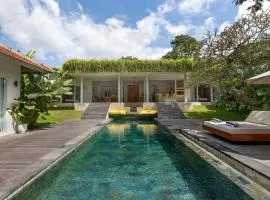Villa Reina by SooBali - Spacious & Modern near Canggu with Butler-Cook, Private Pool and Tropical Gardens
