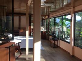 Private studio surrounded by nature, Hotel in Escazu