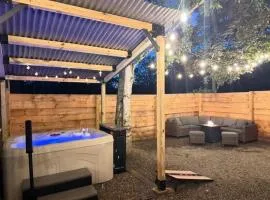 Chic Hudson Escape Pet Friendly Hot Tub