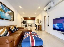Nice and Cozy Home 2Bedrooms plus 2 Bathrooms near Phuket Town and Water Park, hotel di Kathu