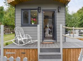 Ponsford Ponds Jacks Shepherd Hut - Bcponhut、カロンプトンのホテル