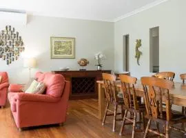 Vaila - Bushland Charm near Beaches and Top Wineries