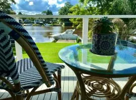Duckys Lodge A Cozy Absolute Waterfront Retreat