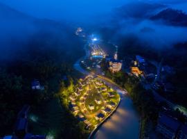 ZhangJiaJie Peak&Creek Resort-At National Forest Park with Free Shuttle, hotel em Zhangjiajie