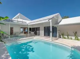 Seaviews at Sunshine Beach 4BR, Pool