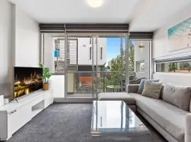 Fitzroy North 1-Bed with Balcony by Edinburgh Park