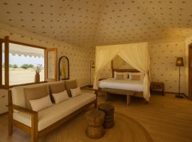Serendipity Desert Dunes Luxury Resort By Royal Empire、ジャイサルメールのラグジュアリーテント