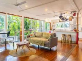 Urban Jungle Townhouse - Tropical Living