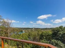 Hillcrest Retreat with River Views