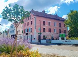 Hôtel JurJura，位于多勒的酒店