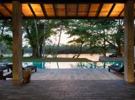 Villa by the River in Ambalangoda-Starflower Villa