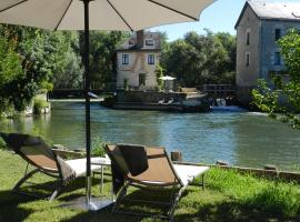 Moulin de la Chevriere, &pi;&alpha;&rho;&alpha;&lambda;&iota;&alpha;&kappa;ό &xi;&epsilon;&nu;&omicron;&delta;&omicron;&chi;&epsilon;ί&omicron; &sigma;&epsilon; Sach&eacute;