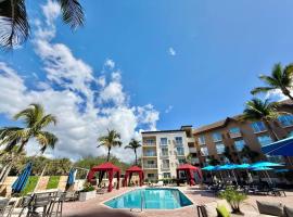 Holiday Inn Express & Suites Naples Downtown - 5th Avenue by IHG, hotell i Naples