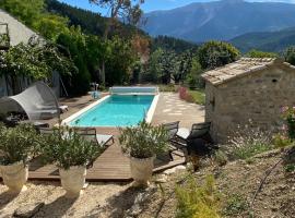 LA BAPTISTINE FACE AU VENTOUX la Clue, hotel u gradu 'Plaisians'