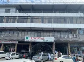 Roopyal Hotel & Restaurant